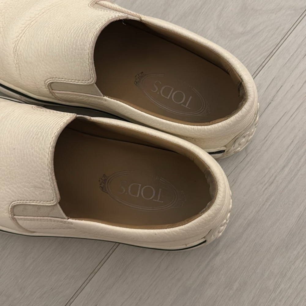 Tod’s men’s size 6 white slip on shoes - Picture 2 of 7